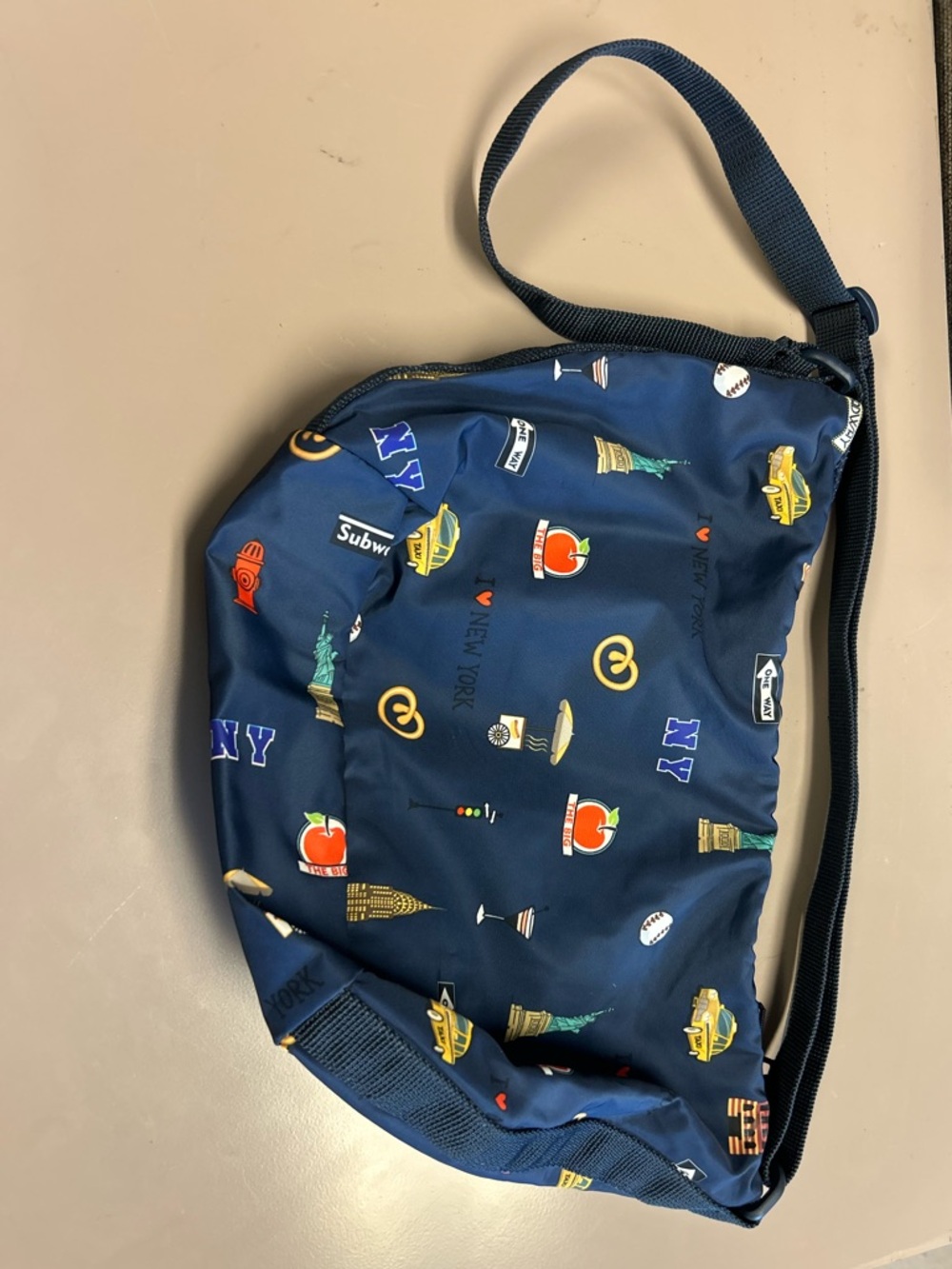 LeSportsac playful "I Love New York classic iconic city symbols hobo Messager - Picture 7 of 16